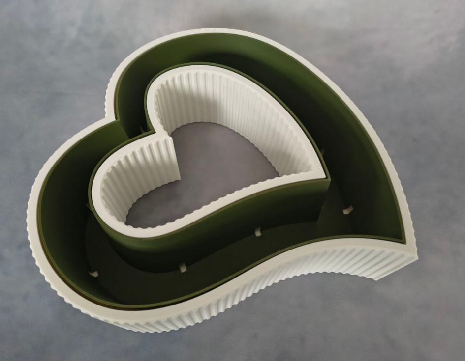 Herzförmiges Pflanzgefäß