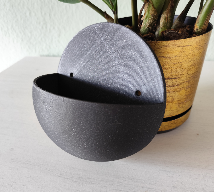 Wandhängender Pflanzentopf